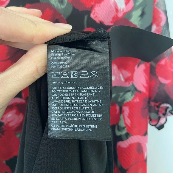 NWT Floral Red H&M Dress - Picture 10 of 10